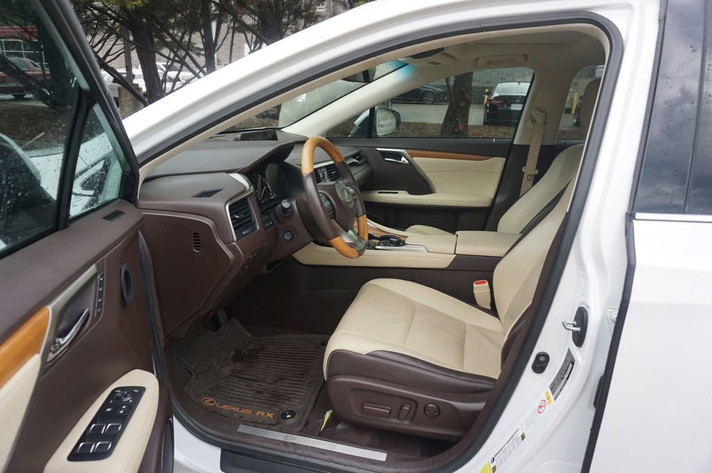 Used 2017 Lexus RX 350 FWD w/ Premium Package image 2