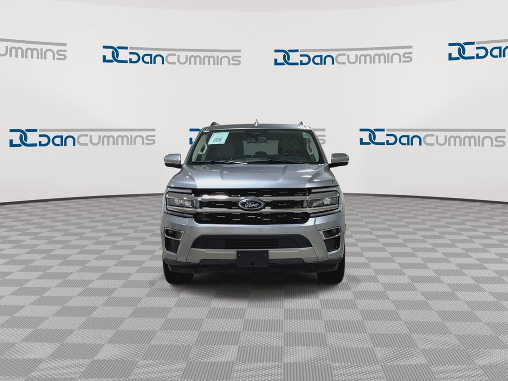 Used 2024 Ford Expedition Limited image 3