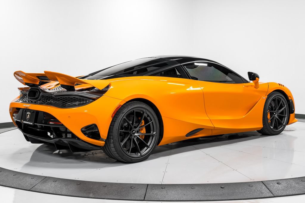 Used 2026 McLaren 750S RWD image 3
