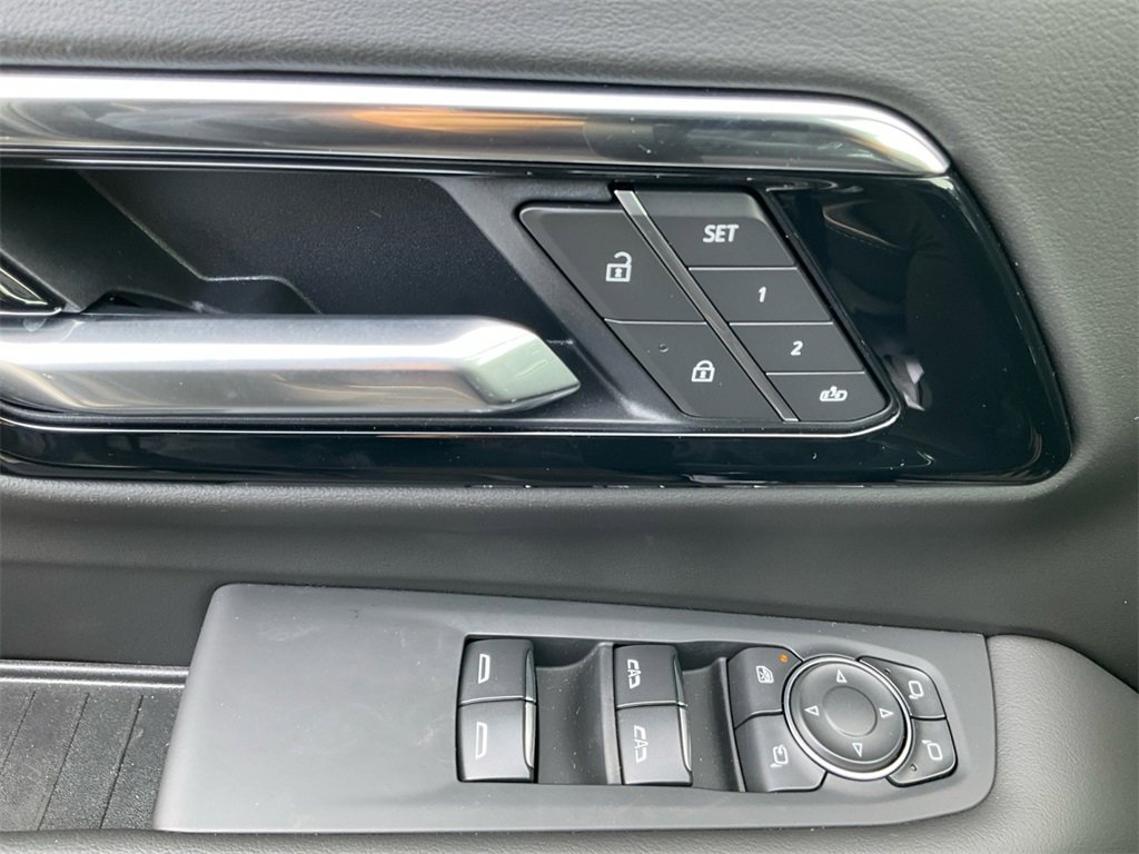 New 2026 Chevrolet Suburban Premier image 27