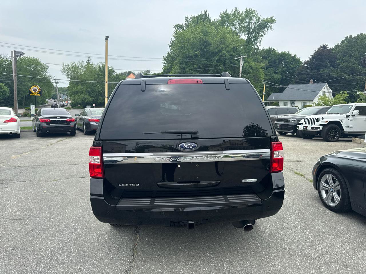 Used 2017 Ford Expedition Limited AWD/4WD image 11