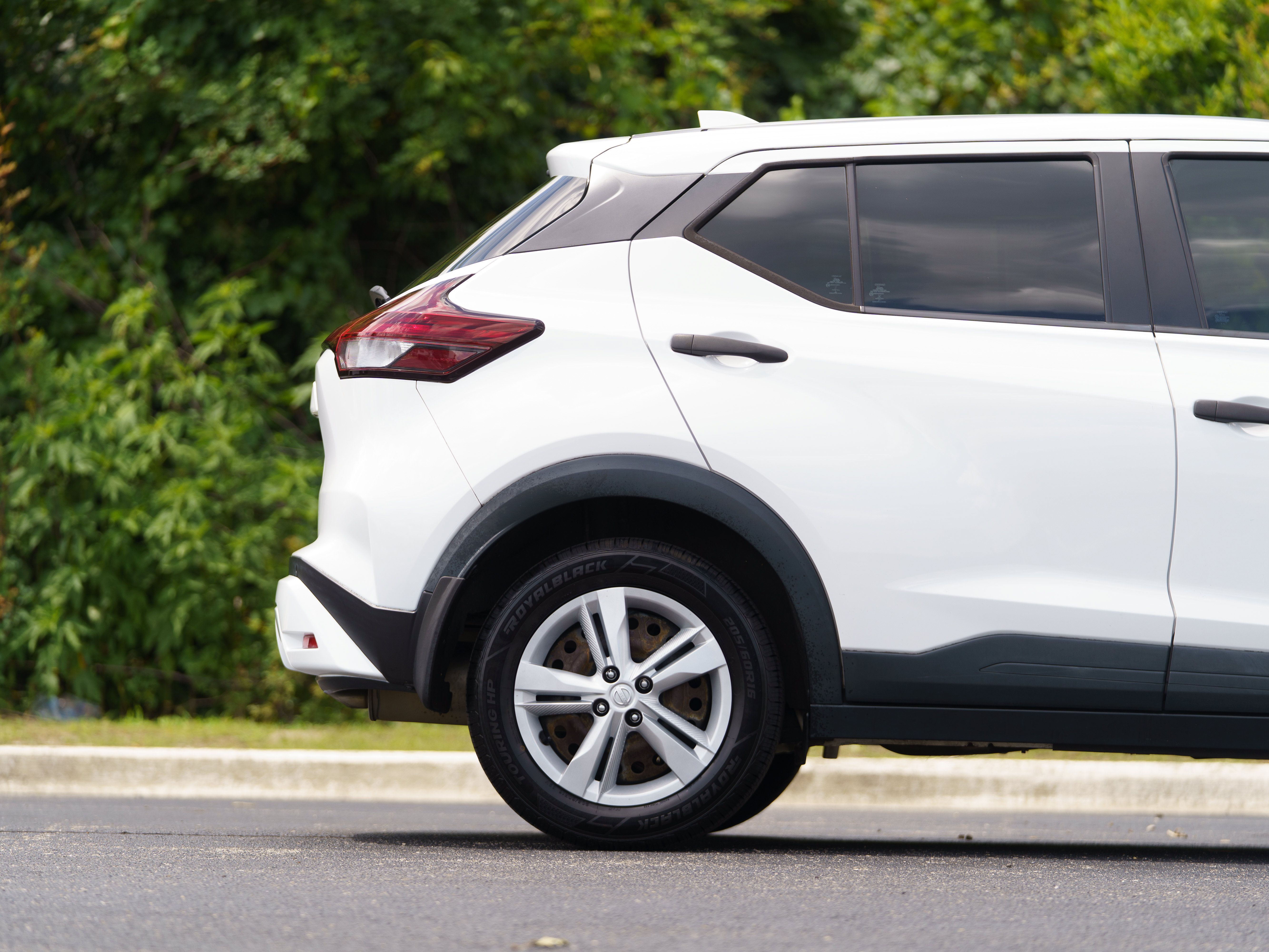 Used 2021 Nissan Kicks S FWD image 6