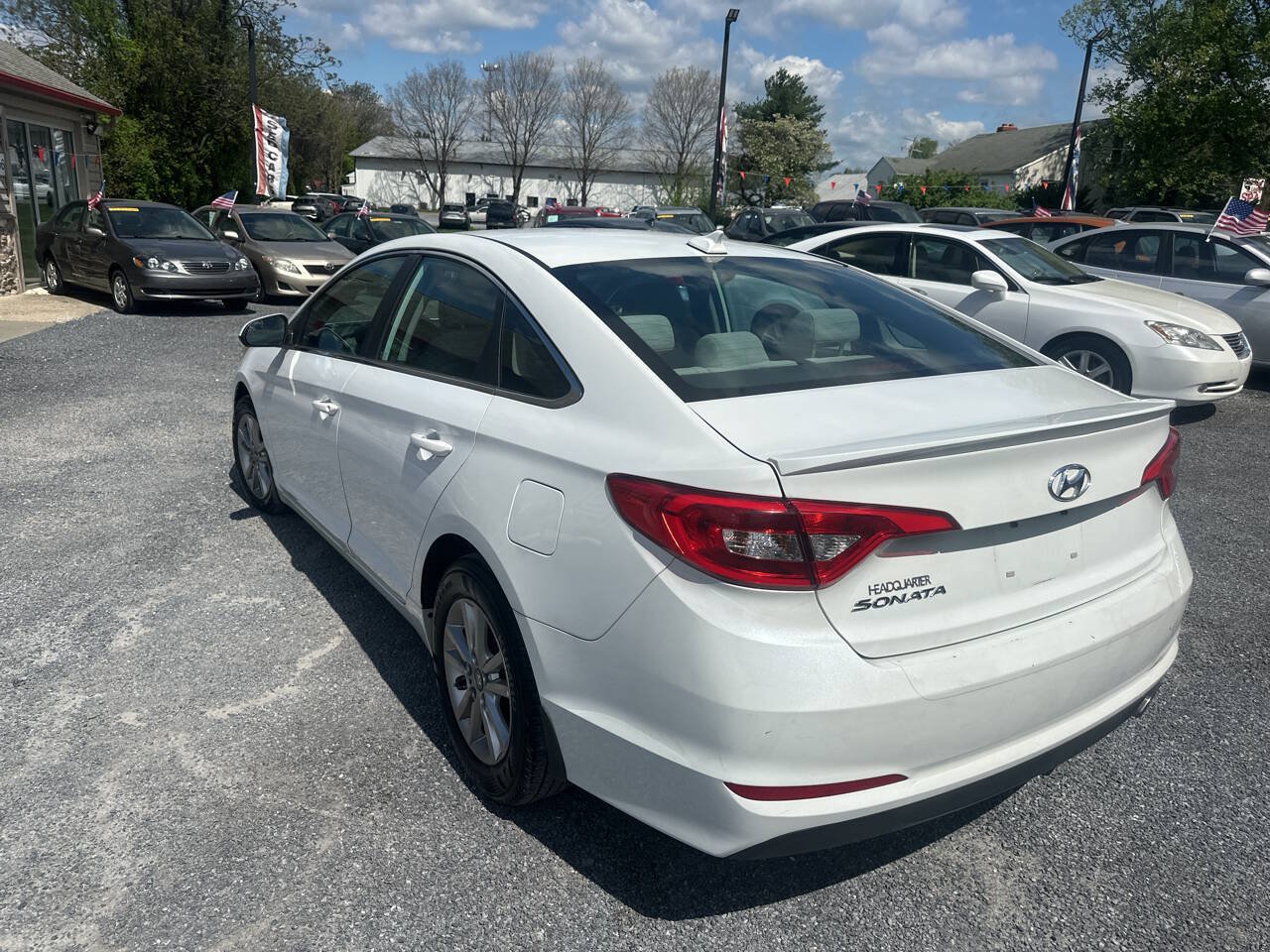 Used 2016 Hyundai Sonata SE FWD image 3