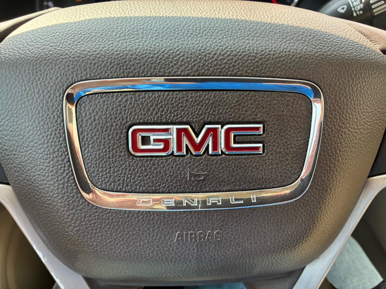 Used 2017 GMC Acadia Denali w/ Technology Package FWD image 20