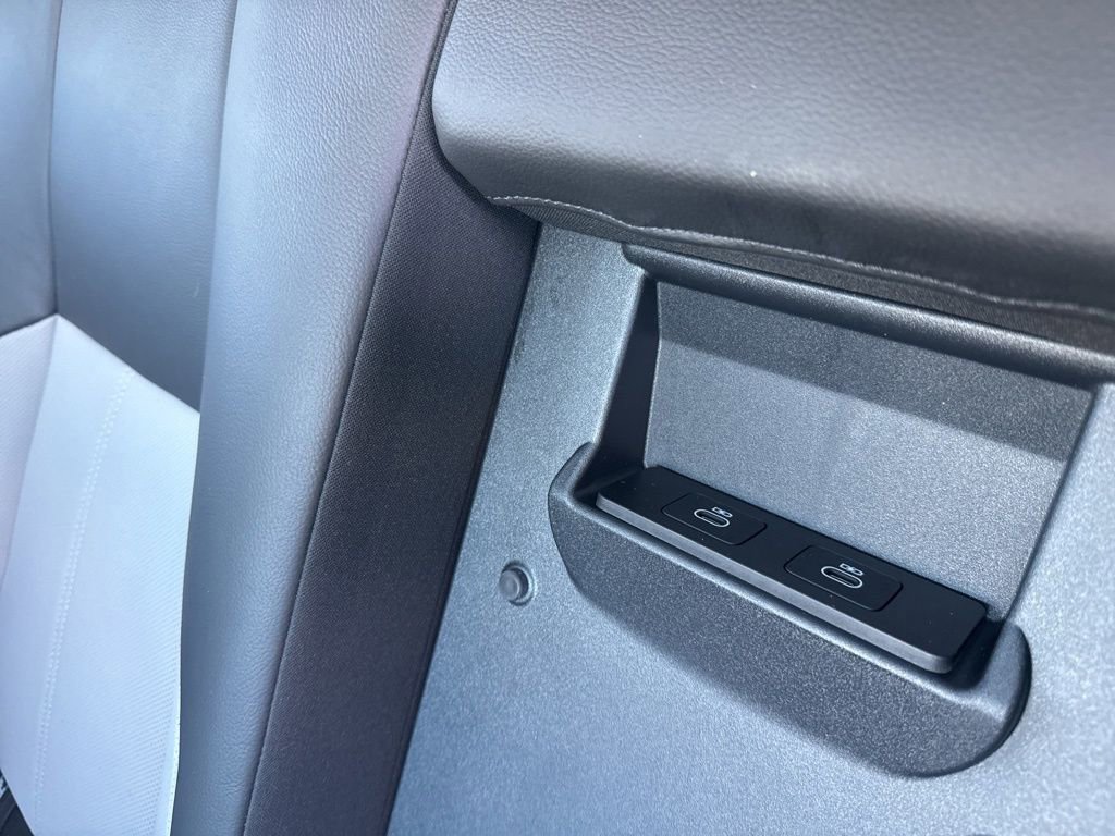 Used 2025 Land Rover Range Rover Velar S image 53