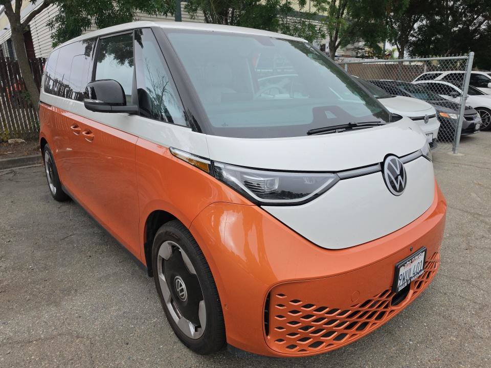 Certified 2025 Volkswagen ID. Buzz Pro S Plus RWD image 8