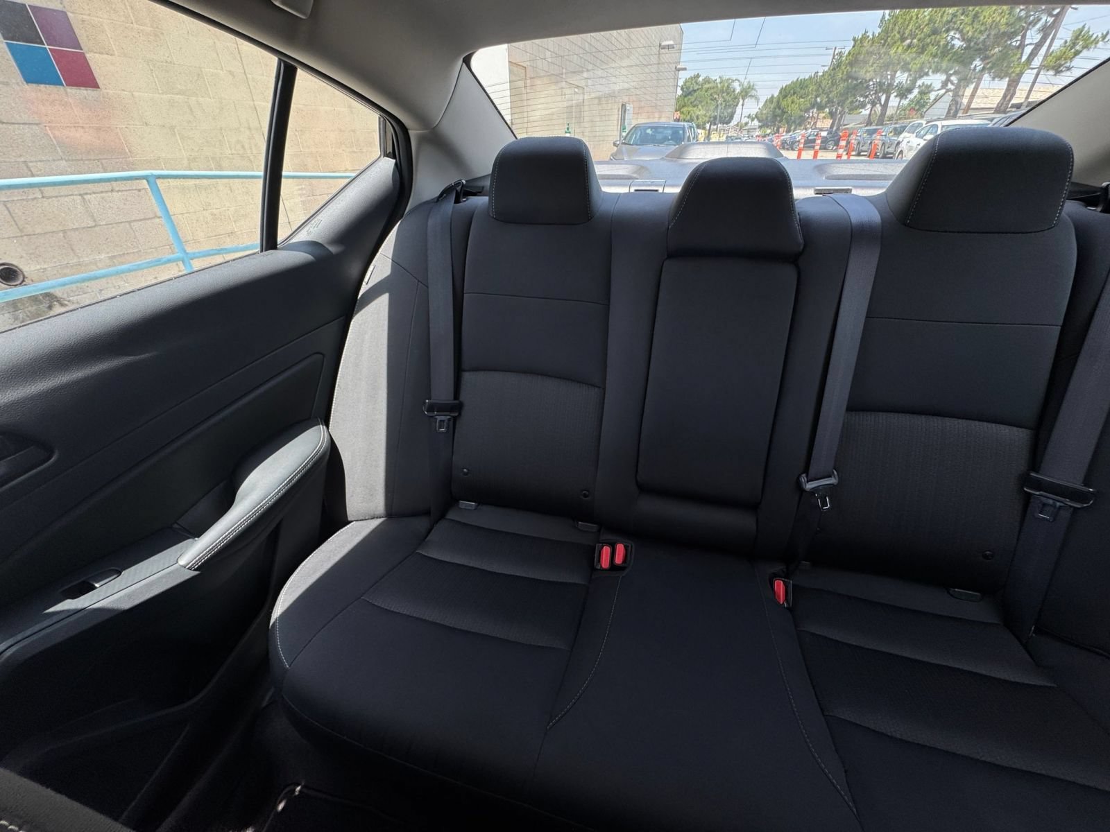 Used 2025 Nissan Altima 2.5 SV FWD image 39