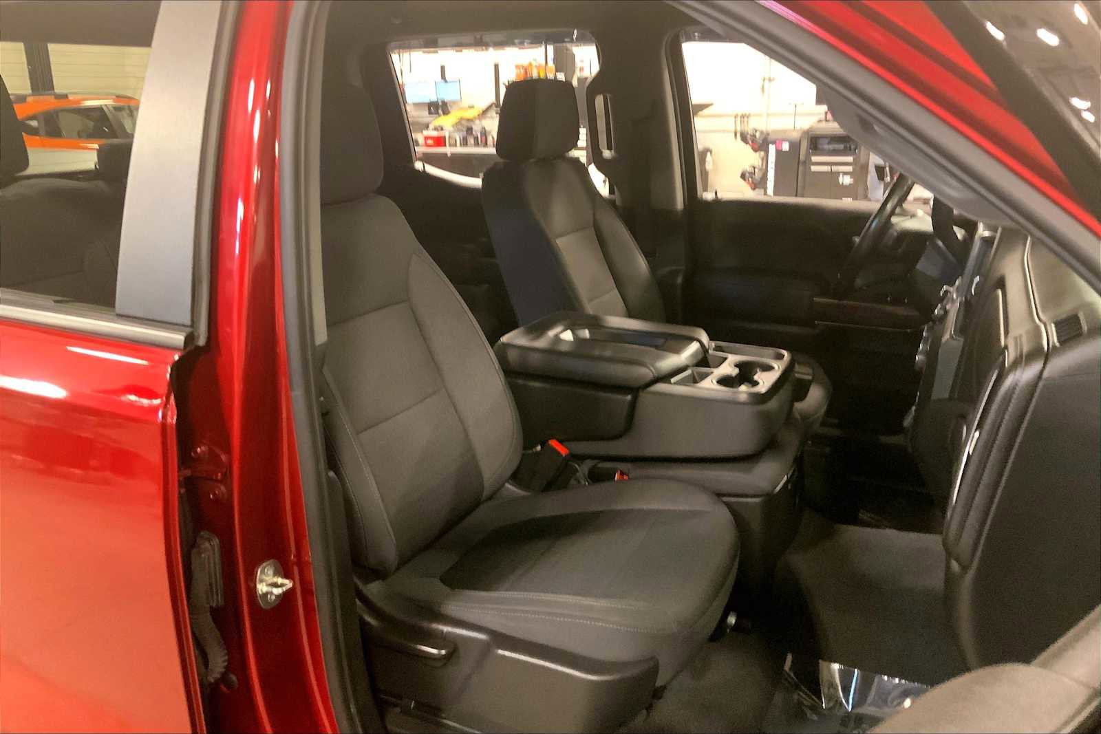 Used 2020 Chevrolet Silverado 1500 LT w/ All-Star Edition image 7