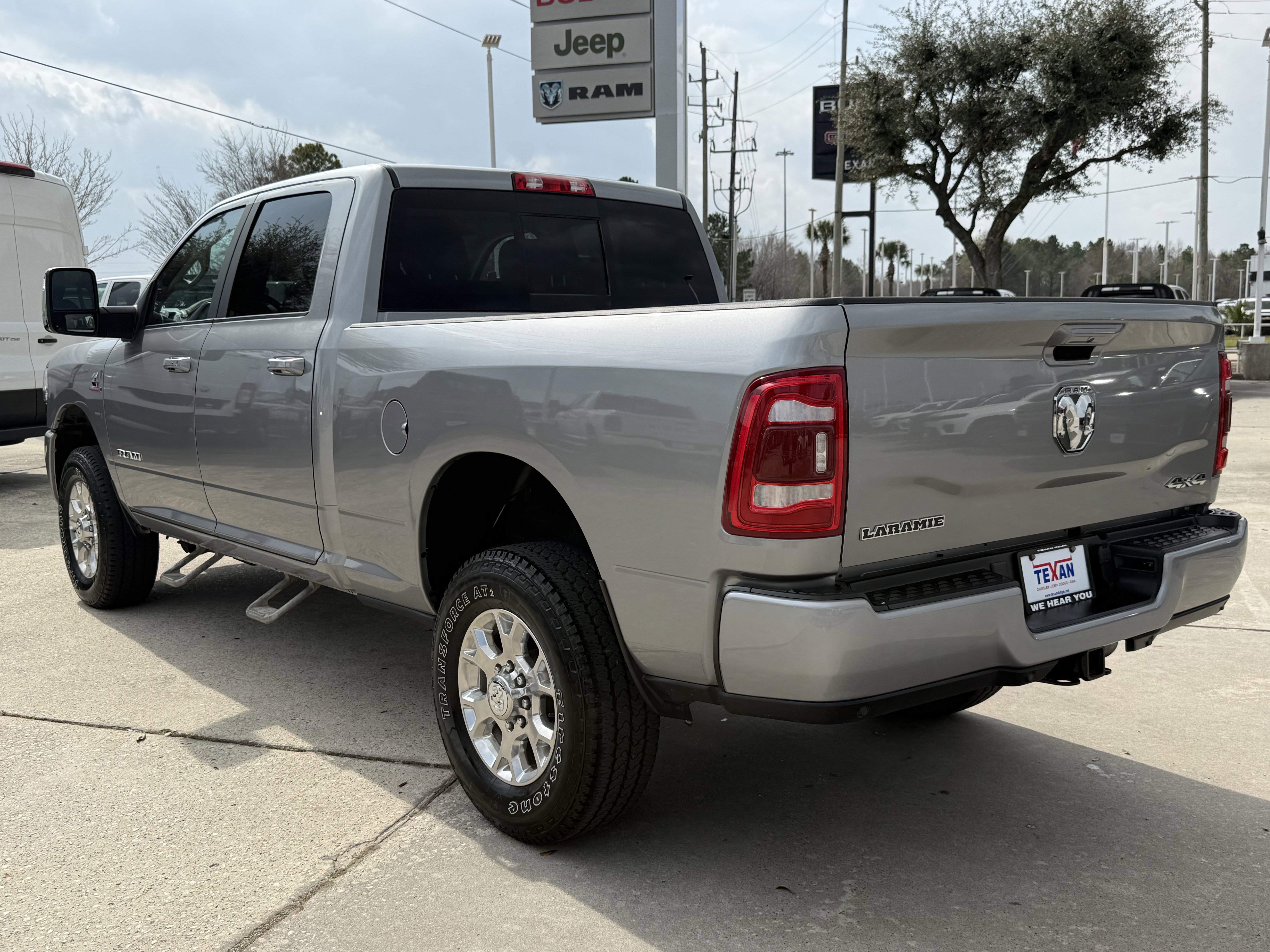 Used 2024 RAM 2500 Laramie AWD/4WD image 7