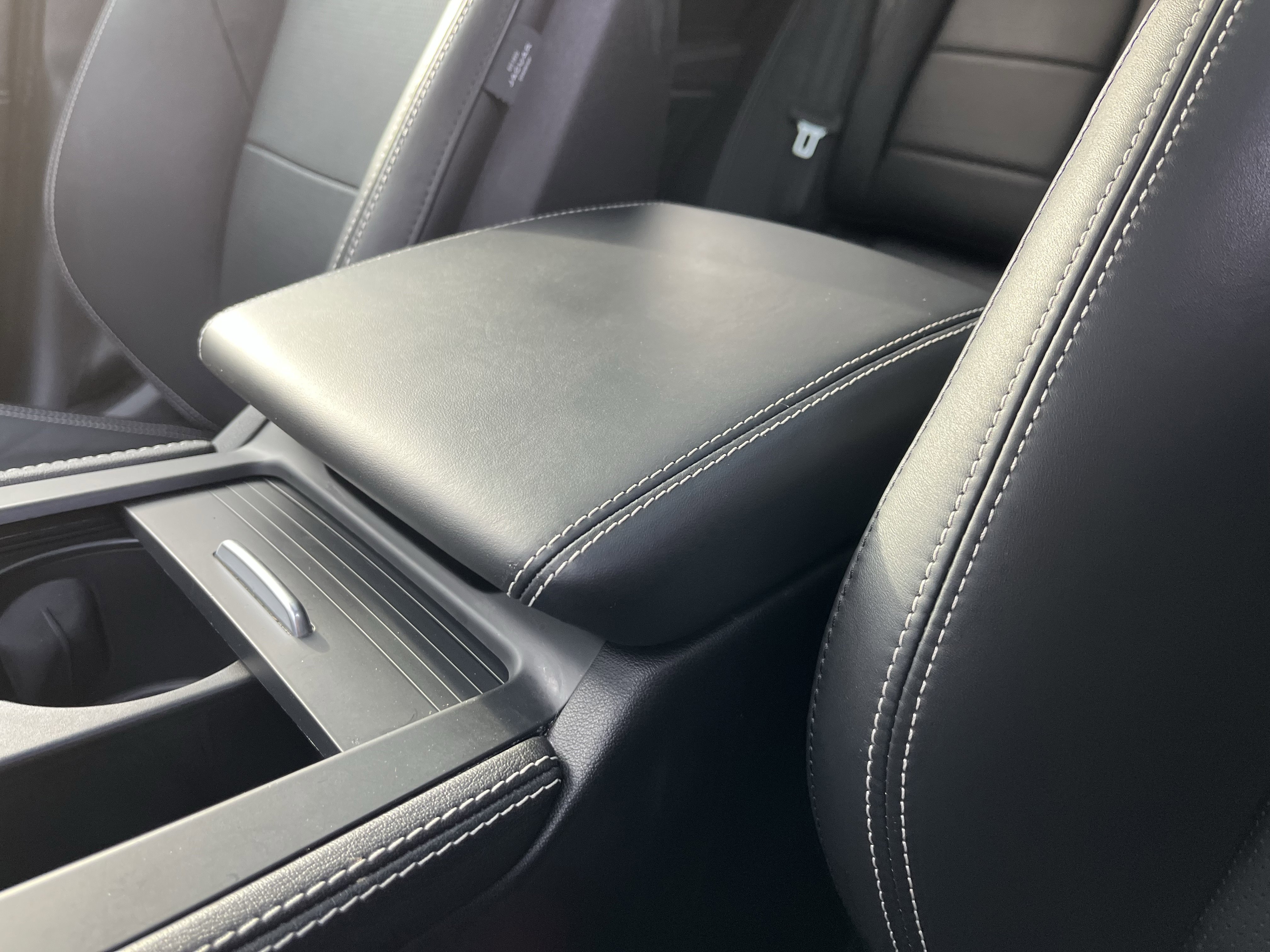 Certified 2024 Jaguar F-PACE R-Dynamic S image 29