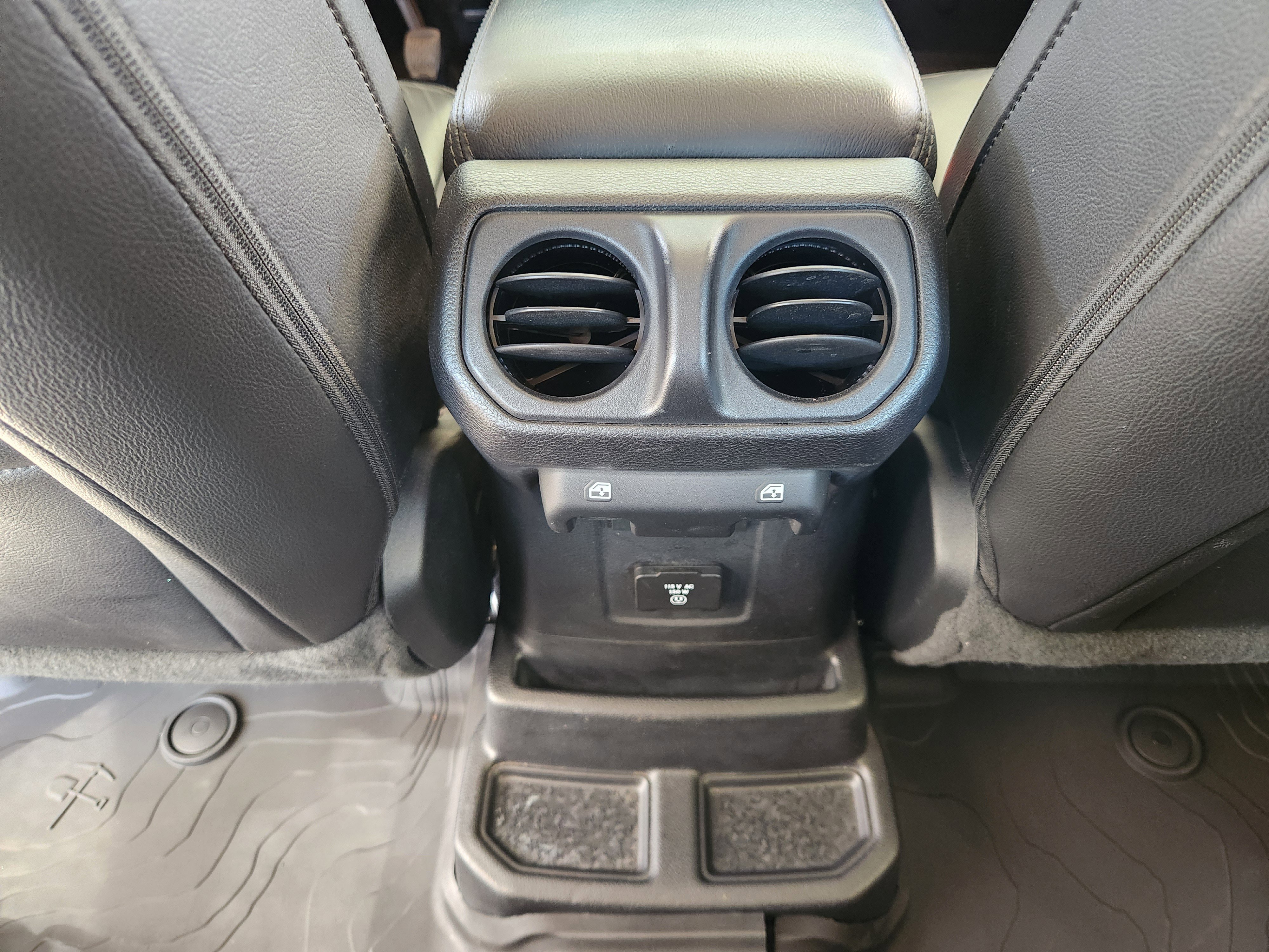 Used 2020 Jeep Wrangler Unlimited Sahara AWD/4WD image 32