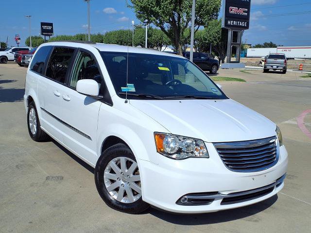 Used 2014 Chrysler Town & Country Touring FWD image 1