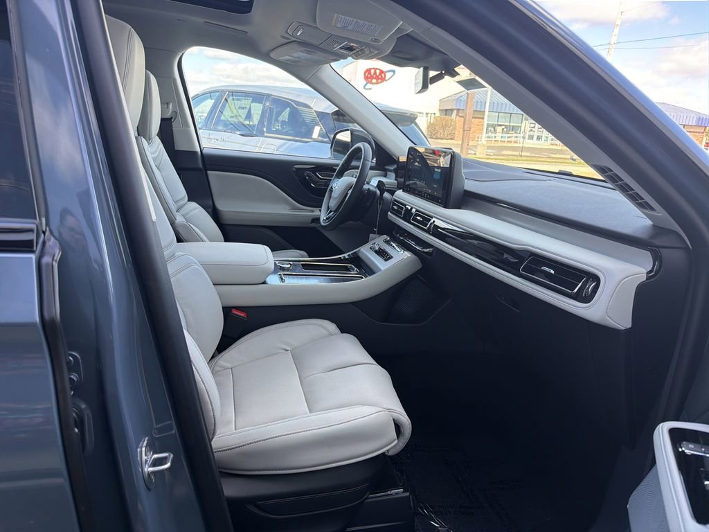 New 2026 Lincoln Aviator Reserve image 7