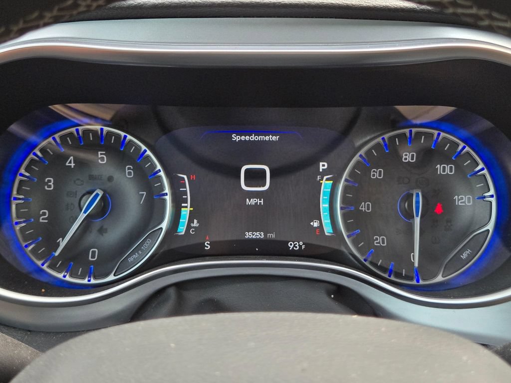 Used 2025 Chrysler Pacifica Limited FWD image 25