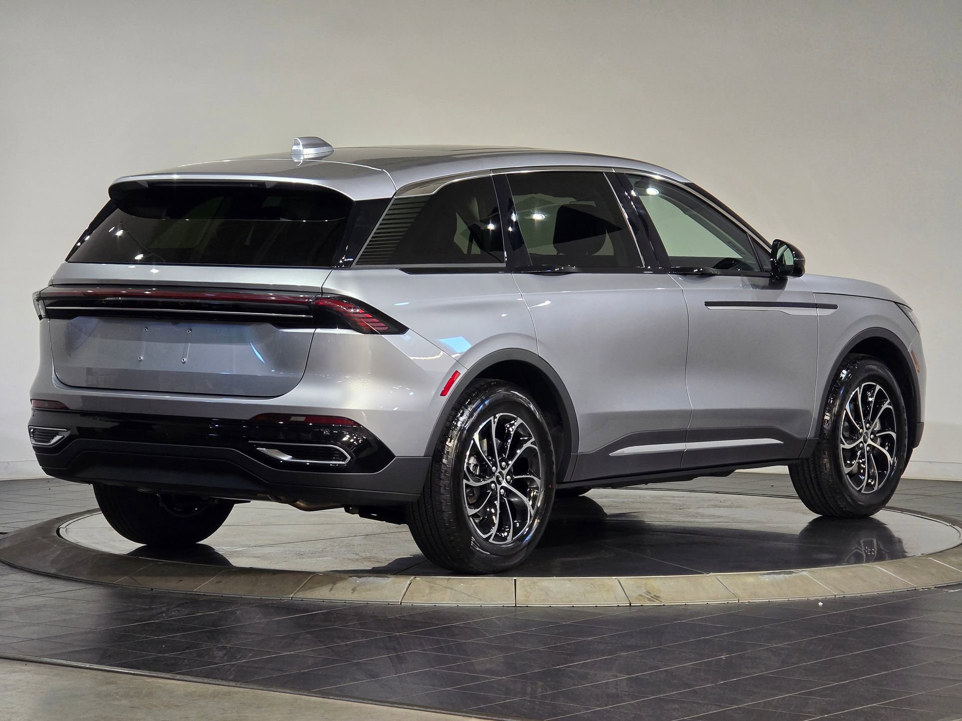 New 2025 Lincoln Nautilus Premier w/ Equipment Group 102A image 4