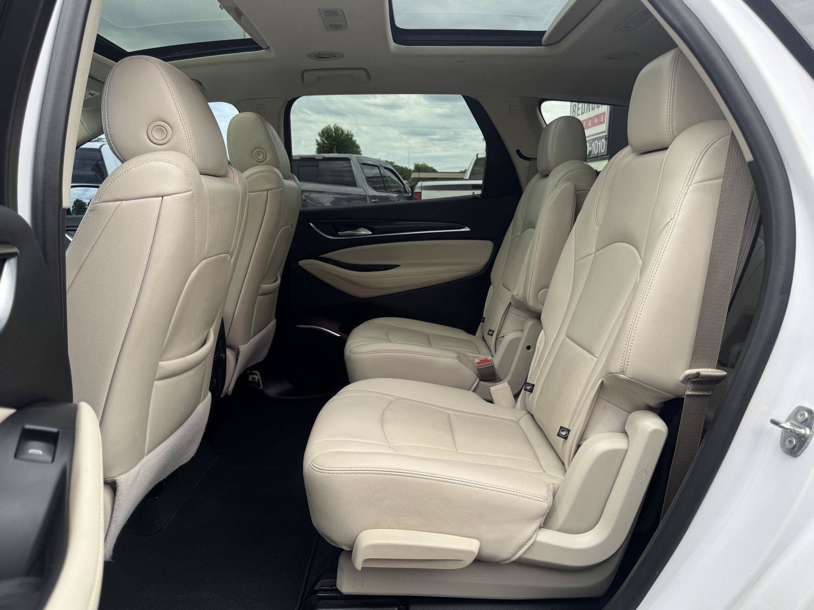 Used 2022 Buick Enclave Essence w/ Experience Buick Package FWD image 34
