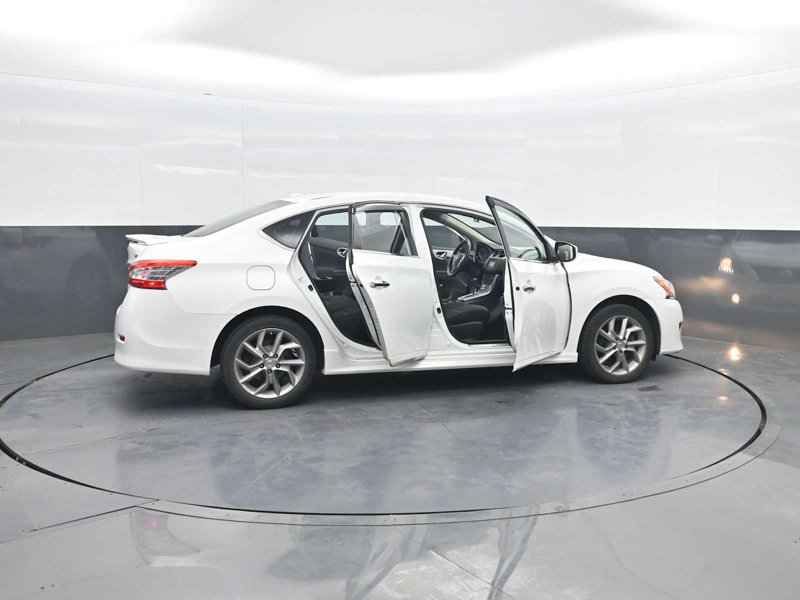Used 2014 Nissan Sentra SR w/ SR Driver Package FWD image 41