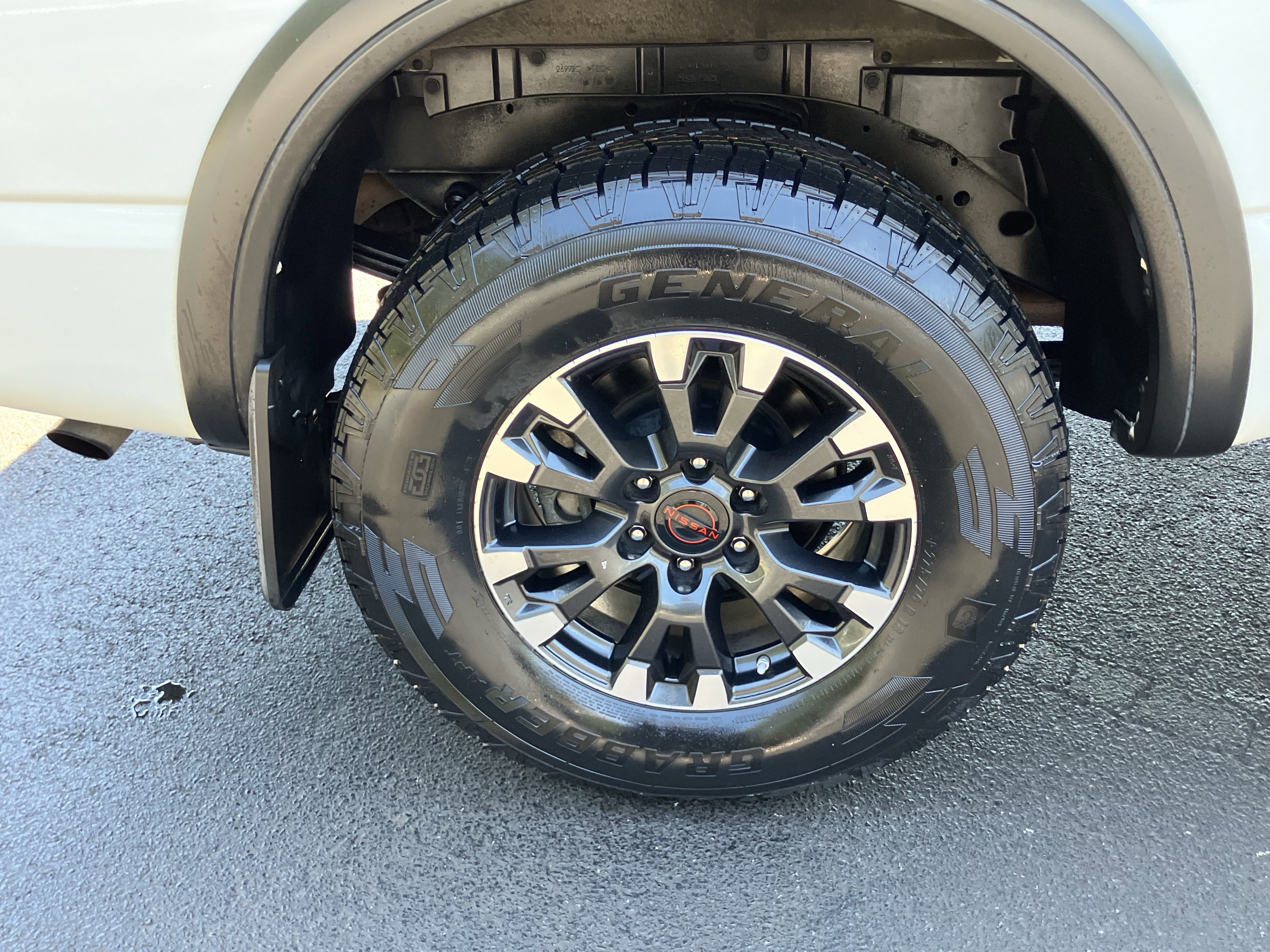 Used 2023 Nissan Titan PRO-4X w/ Pro-4x Convenience Package AWD/4WD image 13