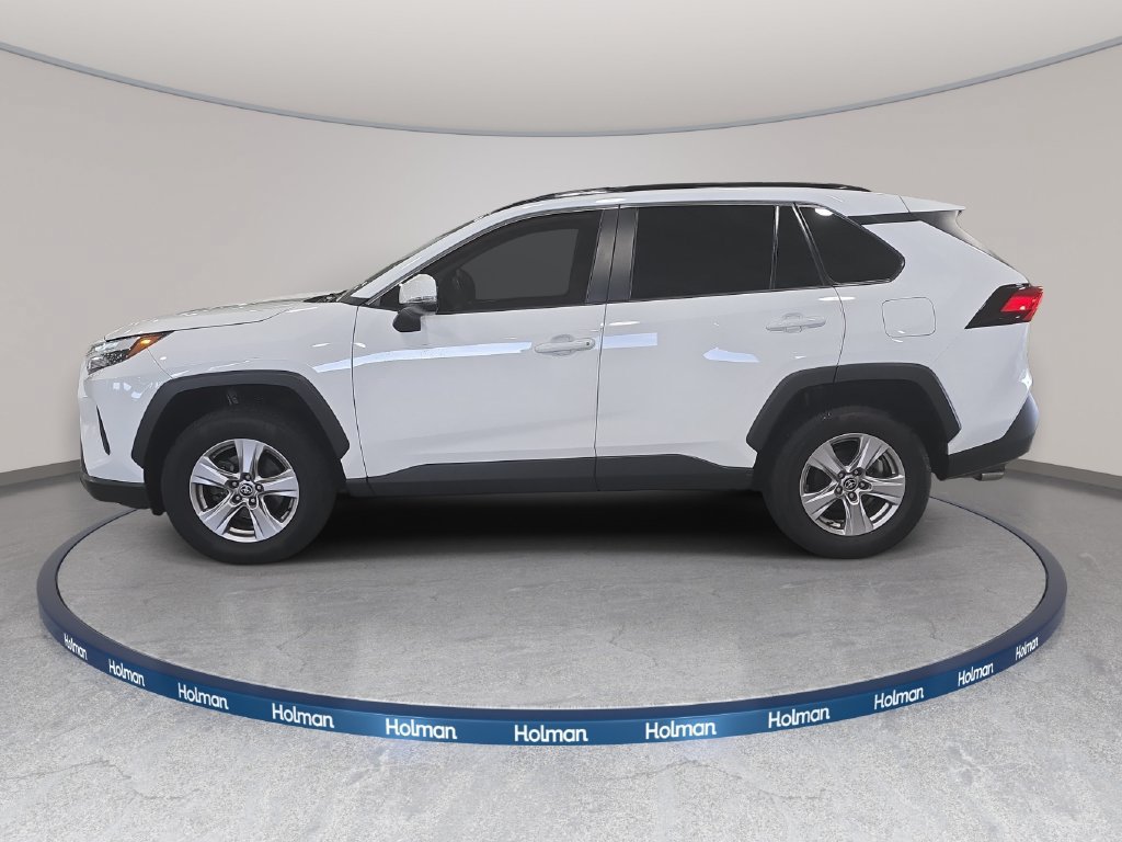 Used 2022 Toyota RAV4 XLE w/ Convenience Package FWD image 9