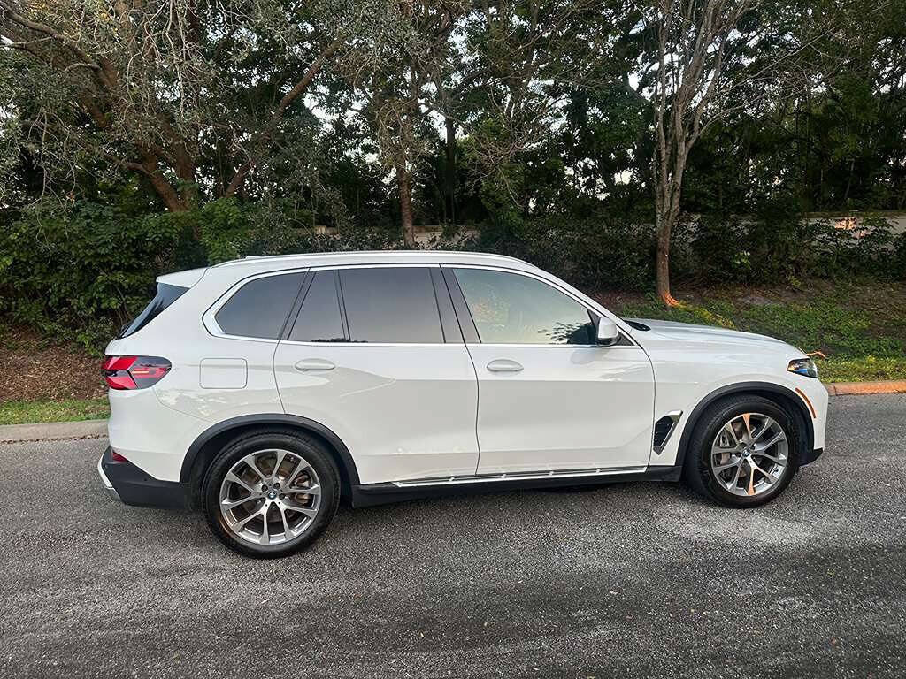 Used 2024 BMW X5 xDrive50e AWD/4WD image 9