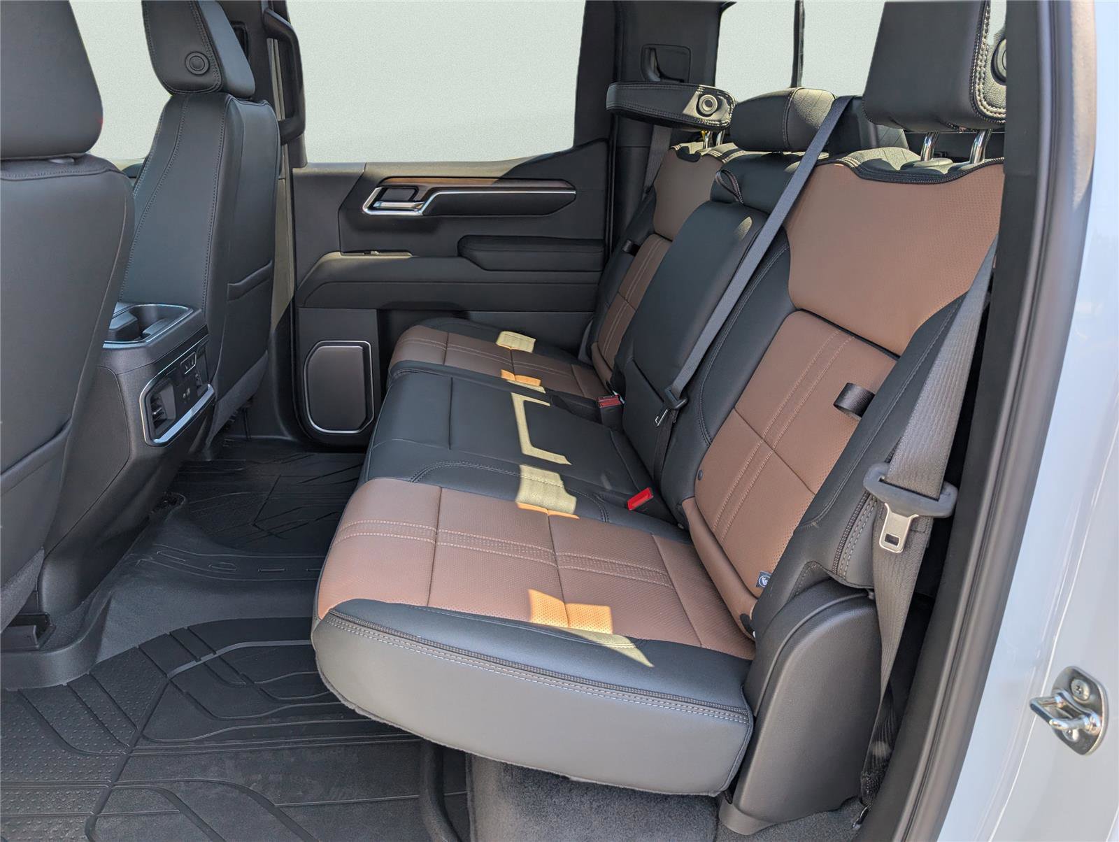 New 2026 Chevrolet Silverado 1500 High Country AWD/4WD image 17