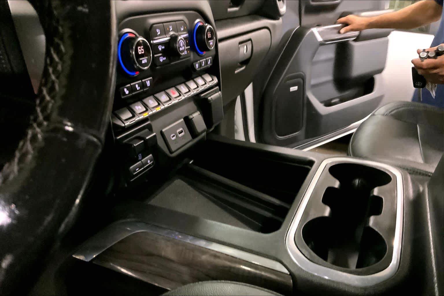 Used 2021 Chevrolet Silverado 1500 LTZ w/ LTZ Convenience Package II AWD/4WD image 17