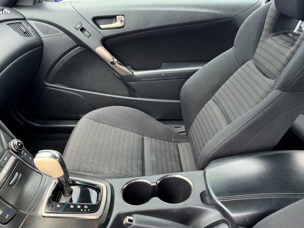 Used 2013 Hyundai Genesis 2.0T RWD image 11