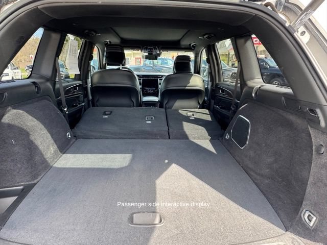 Used 2023 Jeep Grand Cherokee Overland w/ Luxury Tech Group IV AWD/4WD image 24