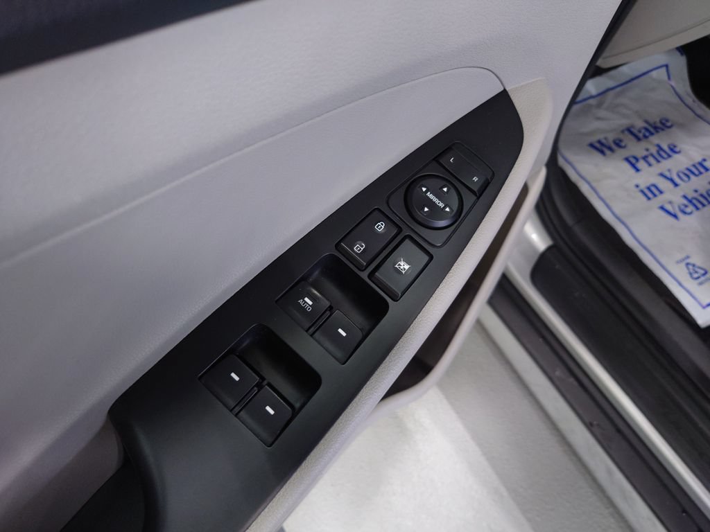 Used 2020 Hyundai Tucson Sport w/ Cargo Package AWD/4WD image 12