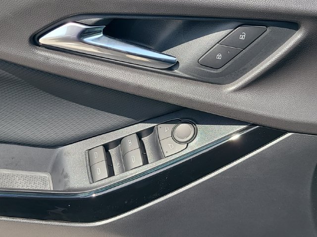 New 2027 Chevrolet Equinox LT FWD image 19