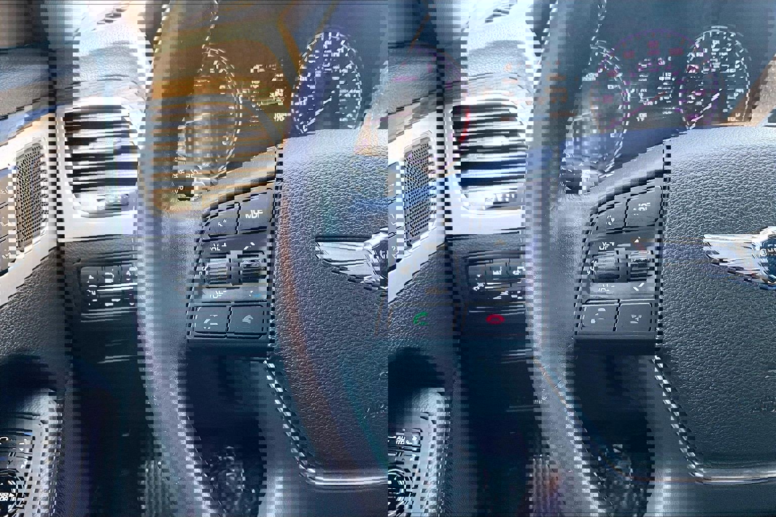 Used 2017 Genesis G80 3.8 image 18