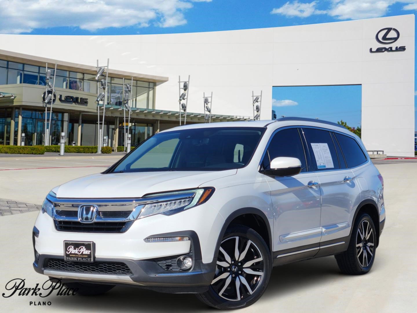 Used 2021 Honda Pilot Touring image 1