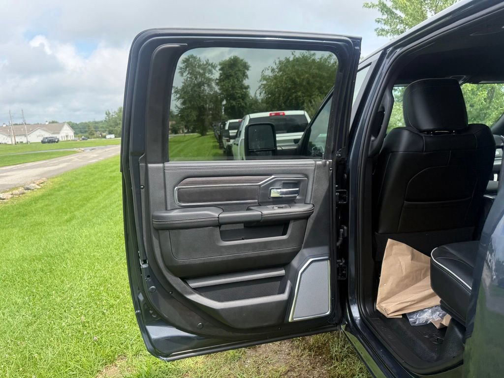 New 2026 RAM 5500 4x4 Crew Cab w/ Laramie Trim Package image 40