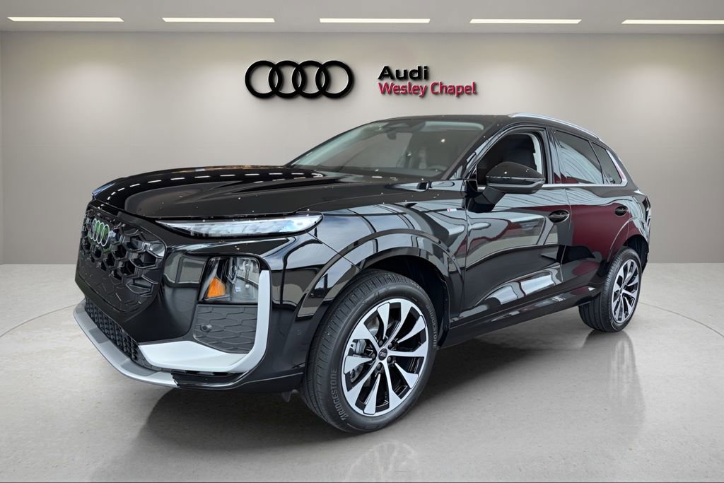 New 2026 Audi Q3 quattro 2.0T AWD/4WD image 1
