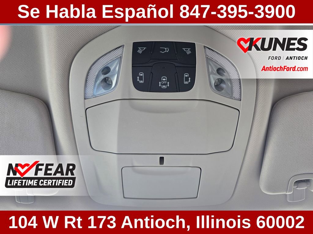 Used 2023 Chrysler Voyager LX image 64
