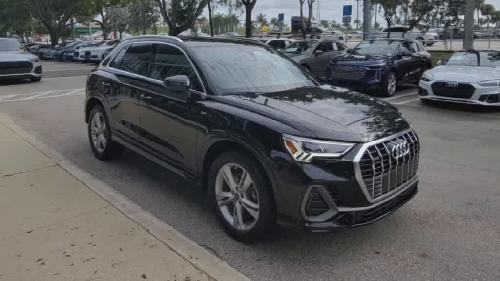 Certified 2024 Audi Q3 2.0T Premium AWD/4WD image 2