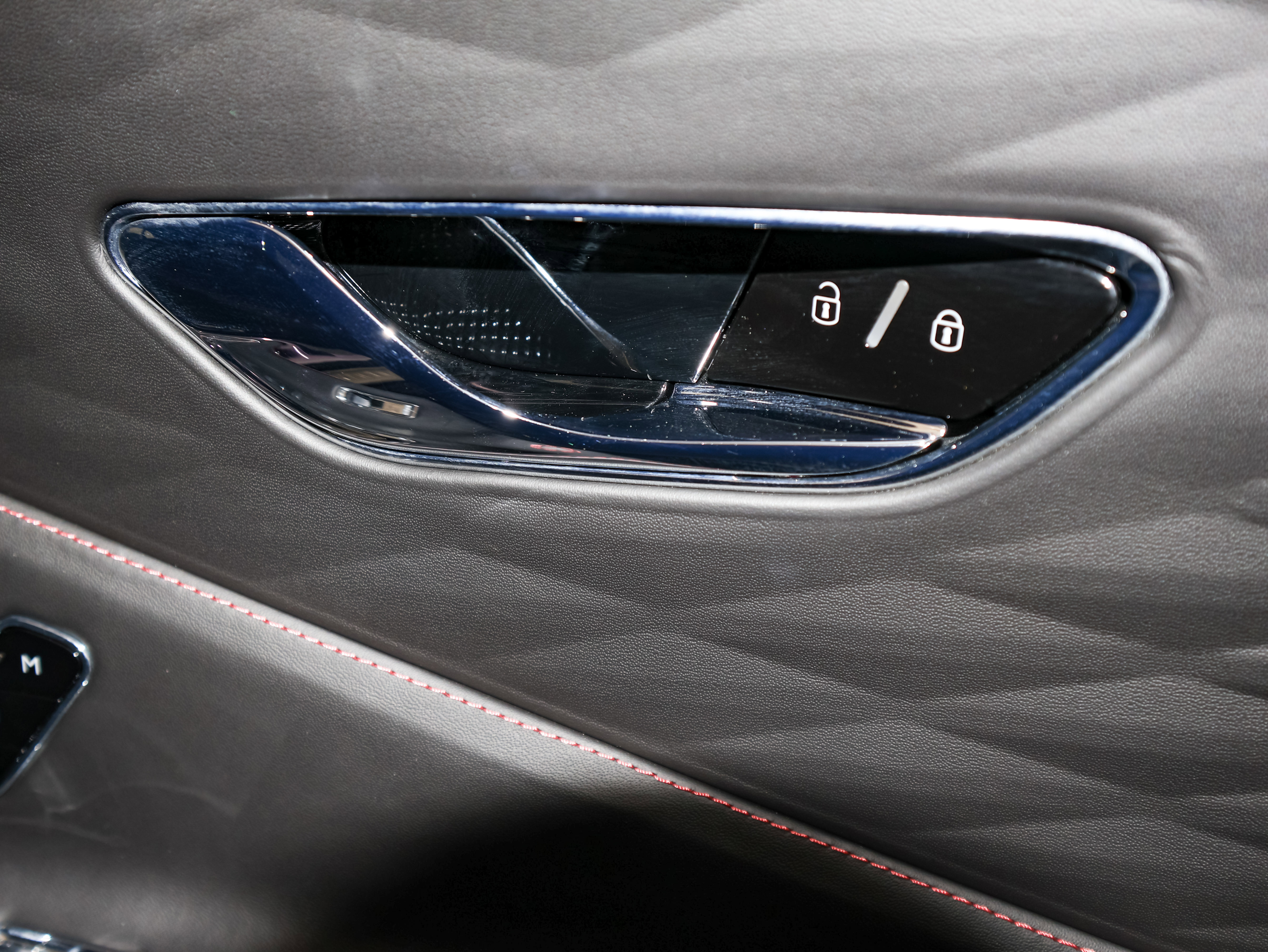 Used 2022 Bentley Flying Spur V8 image 65