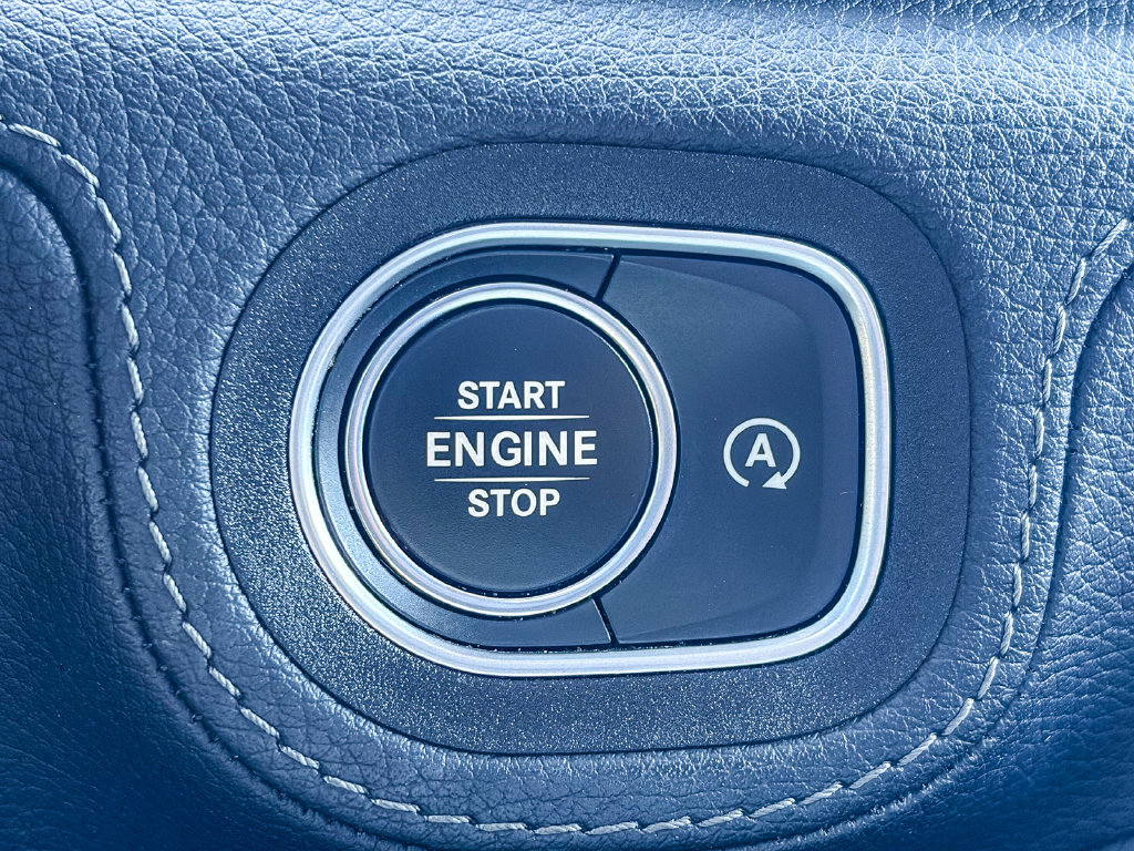 Used 2023 Mercedes-Benz GLS 450 4MATIC image 26