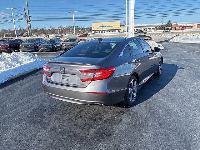 Used 2018 Honda Accord Touring image 9