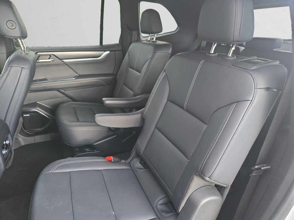 Used 2024 GMC Acadia Elevation image 14