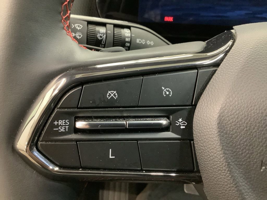 Used 2025 Chevrolet Equinox RS AWD/4WD image 8