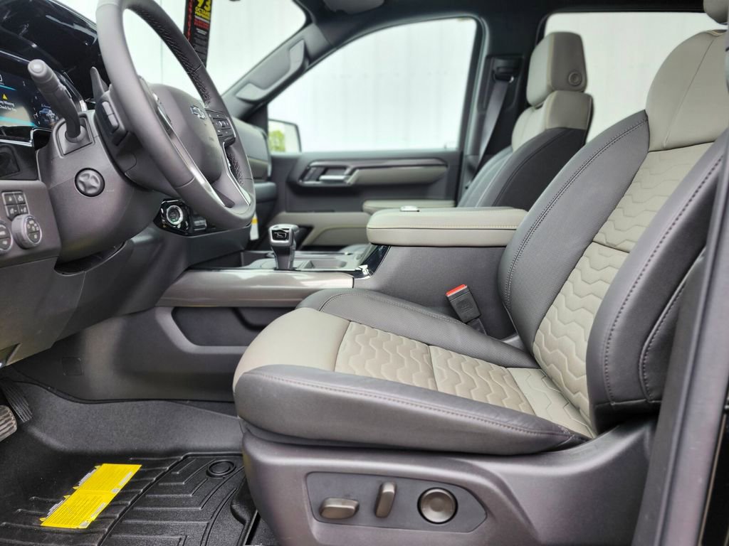 New 2026 Chevrolet Silverado 1500 ZR2 w/ Dark Appearance Package AWD/4WD image 24