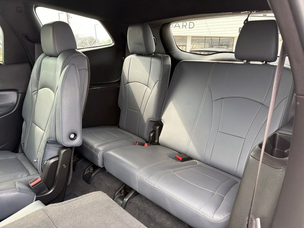 Used 2024 Buick Enclave Premium image 23