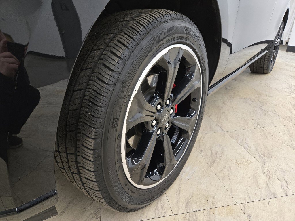 Used 2024 Ford Expedition Limited image 25