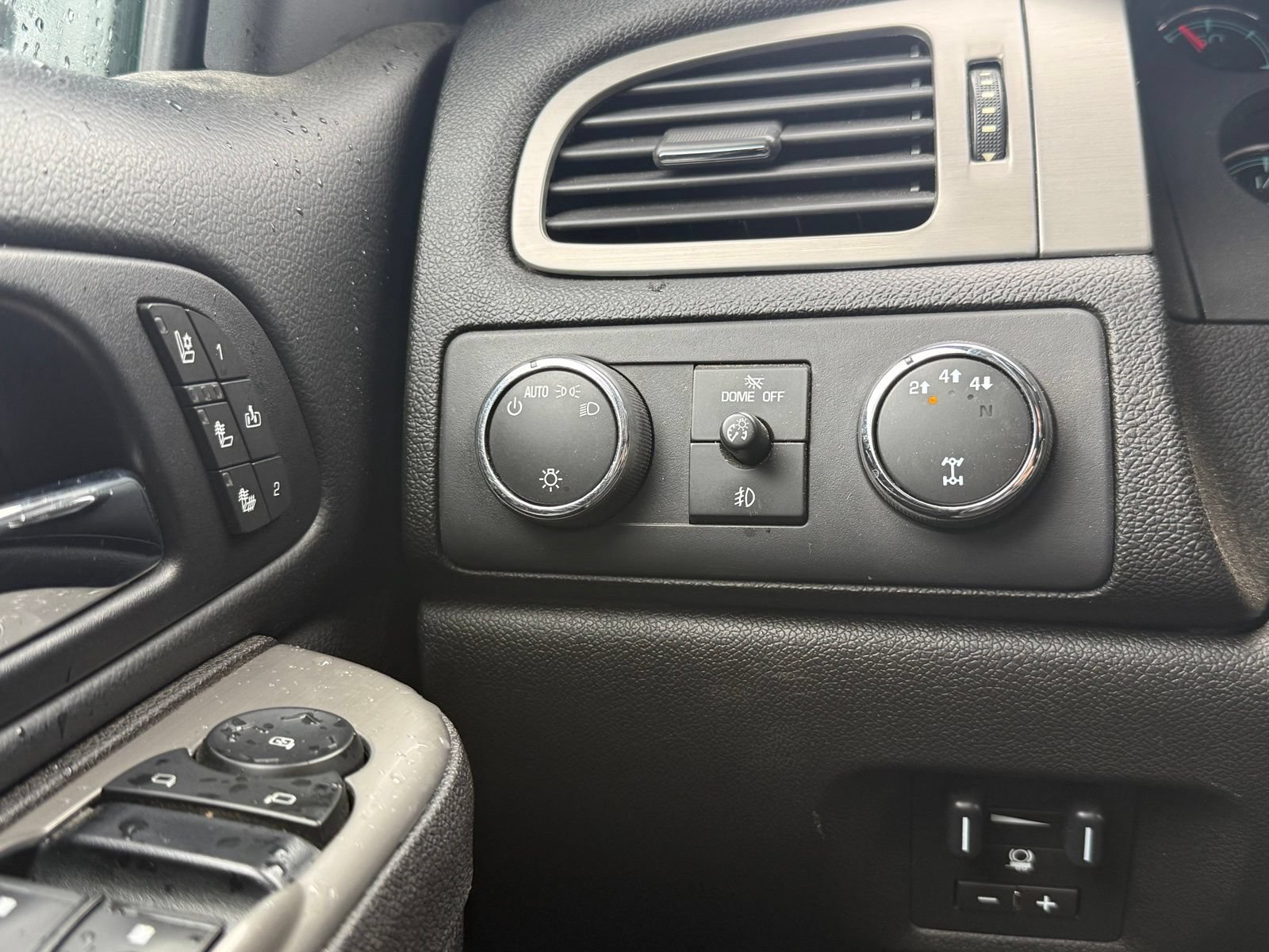 Used 2012 Chevrolet Silverado 2500 LTZ w/ LTZ Plus Package AWD/4WD image 22