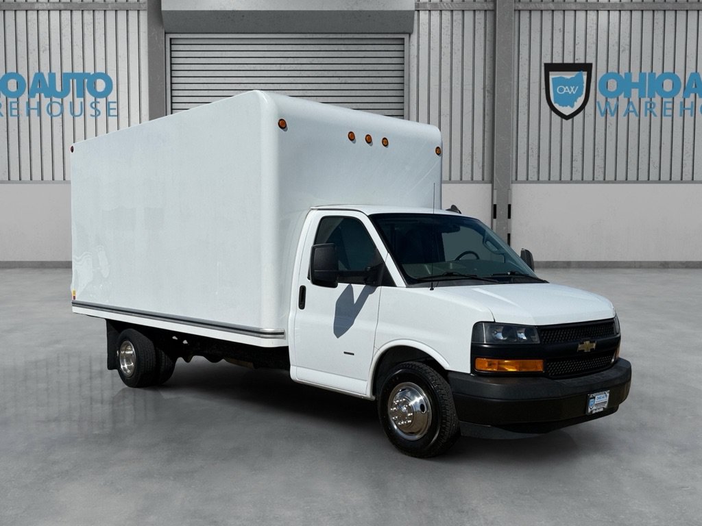 Used 2019 Chevrolet Express 3500 Extended w/ Driver Convenience Package RWD image 2