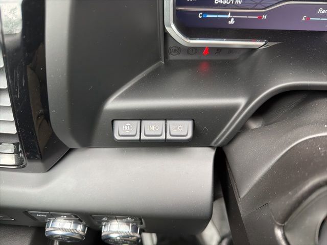 Used 2022 GMC Sierra 1500 AT4 w/ Technology Package image 30