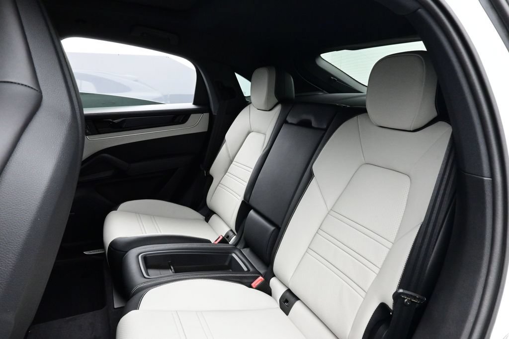 New 2026 Porsche Cayenne E-Hybrid Coupe AWD/4WD image 13