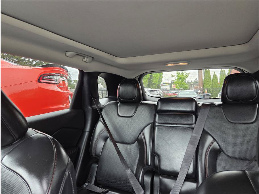 Used 2018 Jeep Cherokee Trailhawk AWD/4WD image 24
