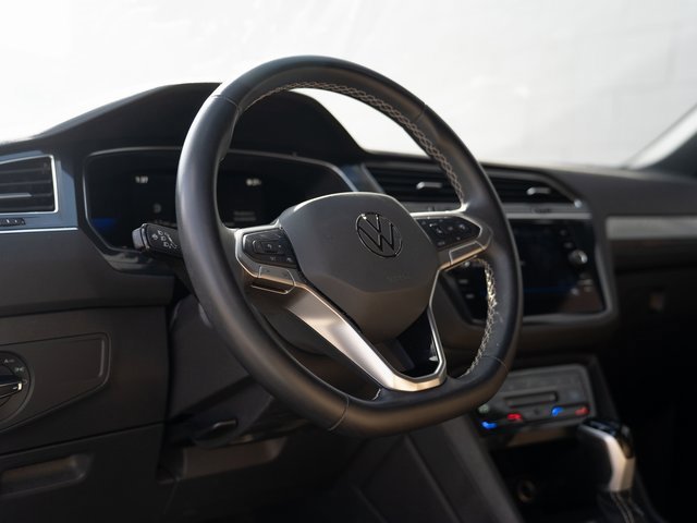 Used 2022 Volkswagen Tiguan SE image 4